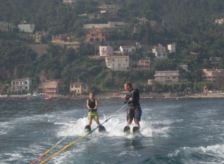  Lezione di sci nautico su corda doppia 